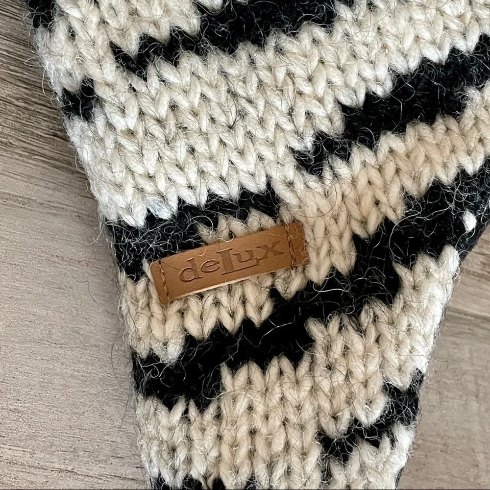 🌺 Knitwits Sal the Siberian Tiger Wool Pilot Hat NWT